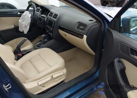 2016 Volkswagen Jetta 1.8T Sel from USA, damaged, VIN 3VWL17AJ7GM365662